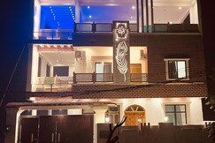 Hotel Om Krit Guest House