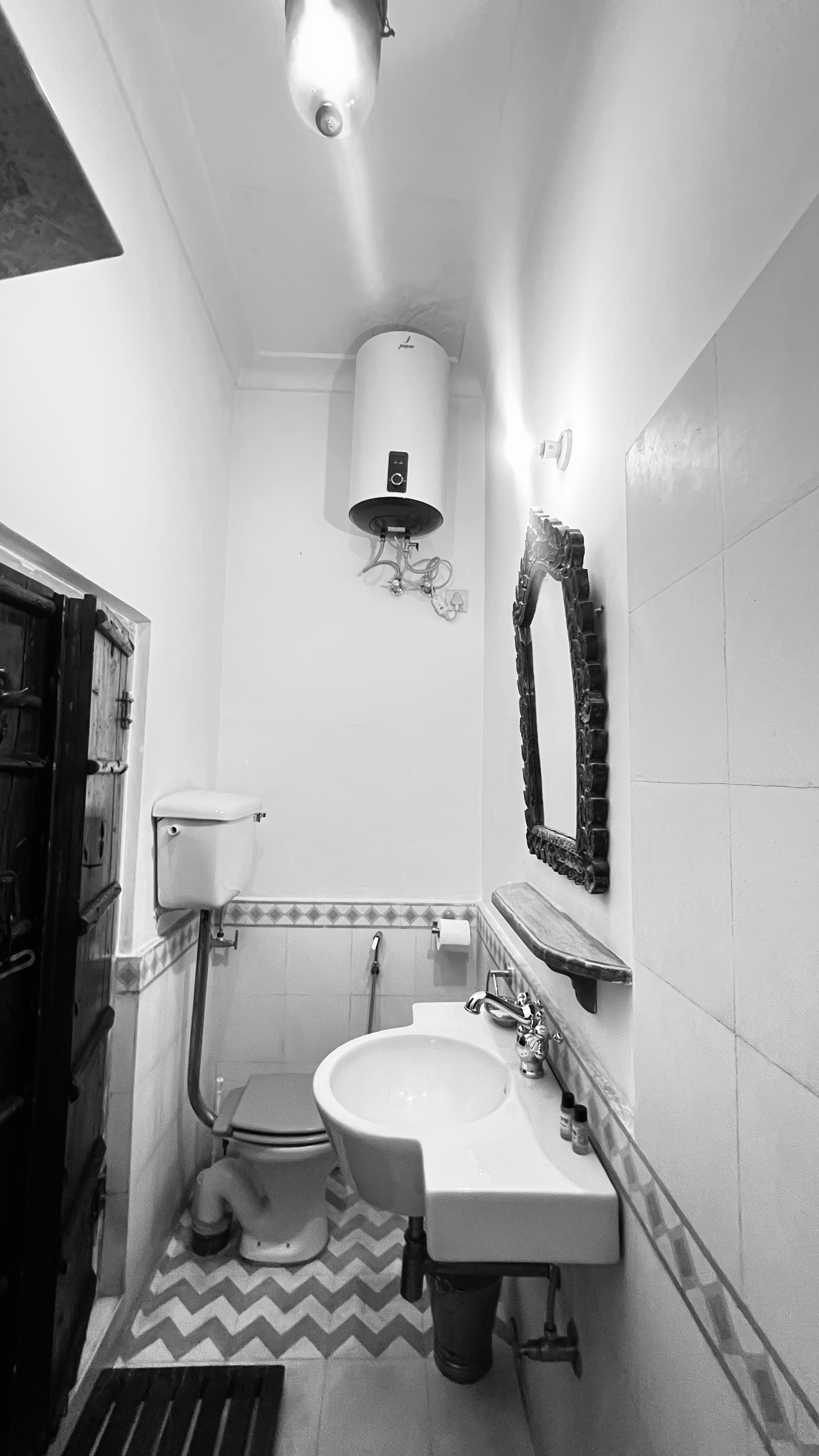 Mosaic Guesthouse (Deluxe Room with Twin Bed) - Tap to explore photos