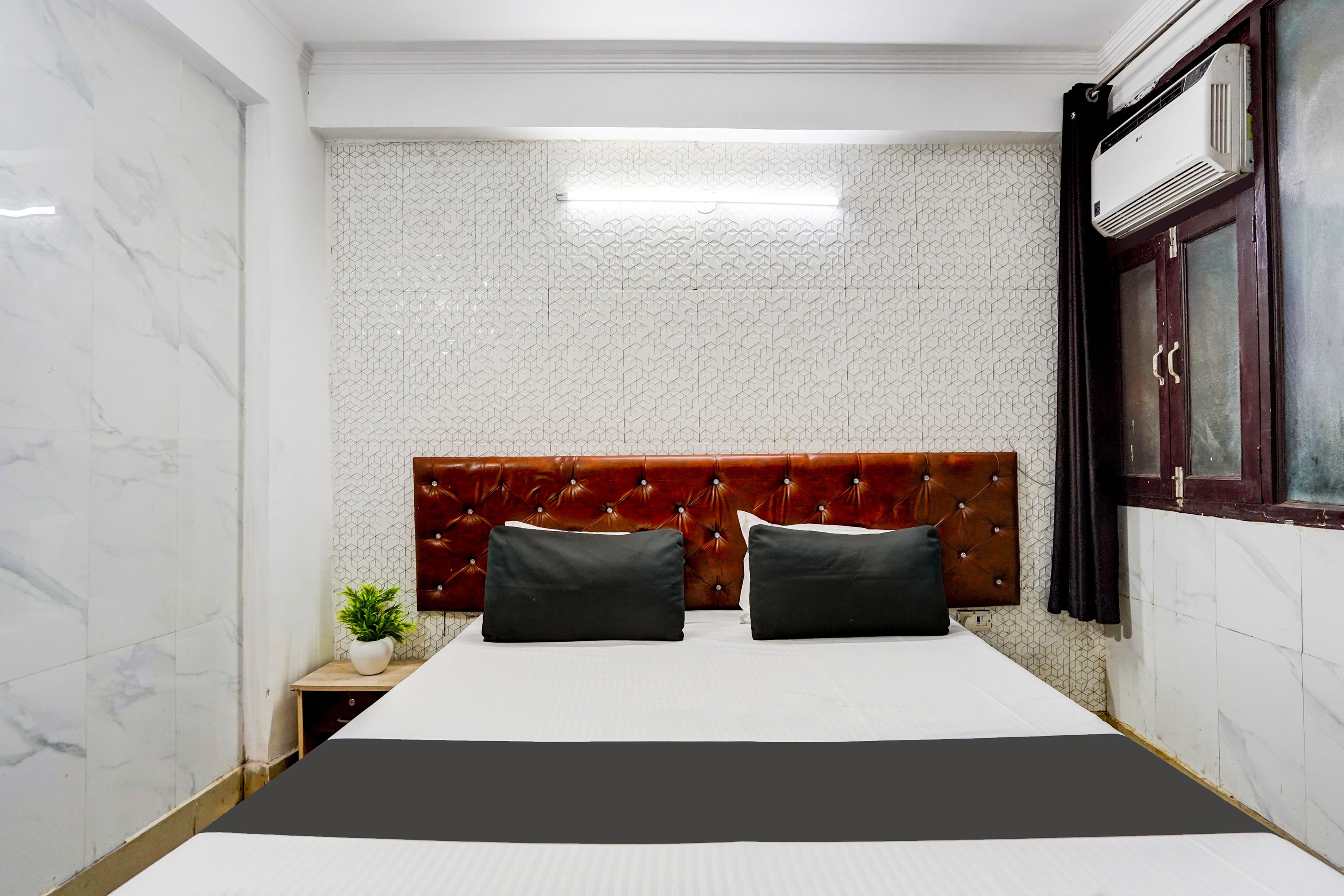 Hotel O The Maruti hotel - Tap to explore photos