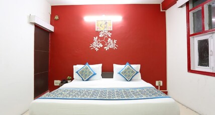 Hotel Classic(5 Min walking distance from Railway Stn) Room Type - Deluxe Room Non AC Room