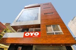 Hotel O Amster Inn