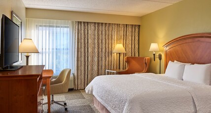 Hampton Inn San Antonio-Northwoods Room Type - 1KNG MOB HEAR ACC W TUB NS