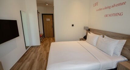Kingsgate Al Jadaf by Millennium Room Type - Deluxe King Room