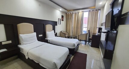Hotel Castle View Room Type - Deluxe Twin Bed