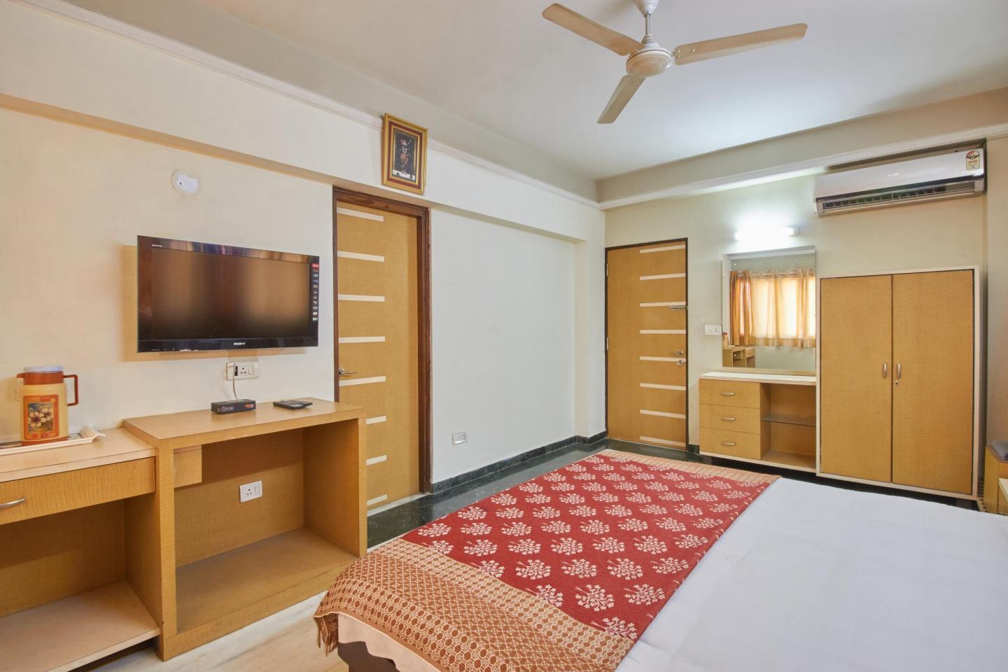 Shrinath Inn - Tap to explore photos