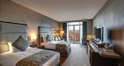 Crowne Plaza DUQM Room Type - 1 King Standard with Balcony