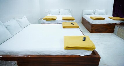 Navayuga lodge Room Type - Luxury Room
