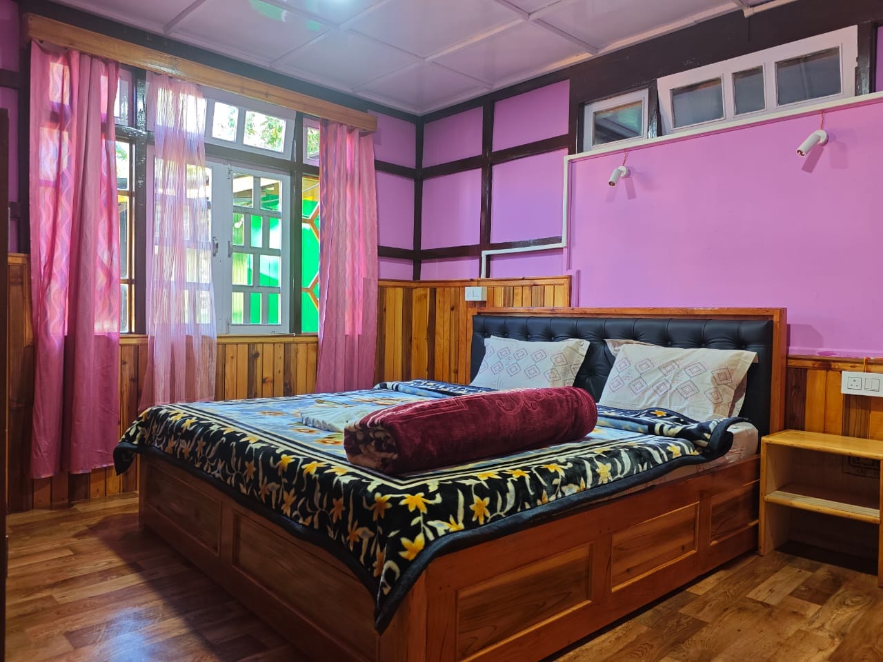 DJOOMTHANG HOMESTAY - Tap to explore photos