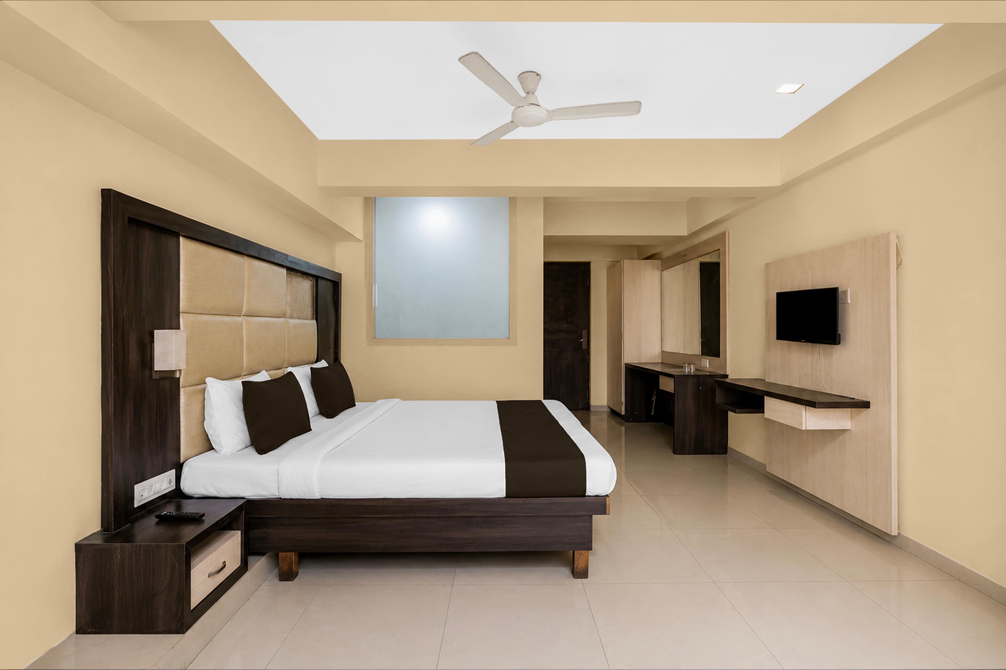 Collection O Dahisar Mori Kalyan Phata Formerly Pearl Residency - Tap to explore photos