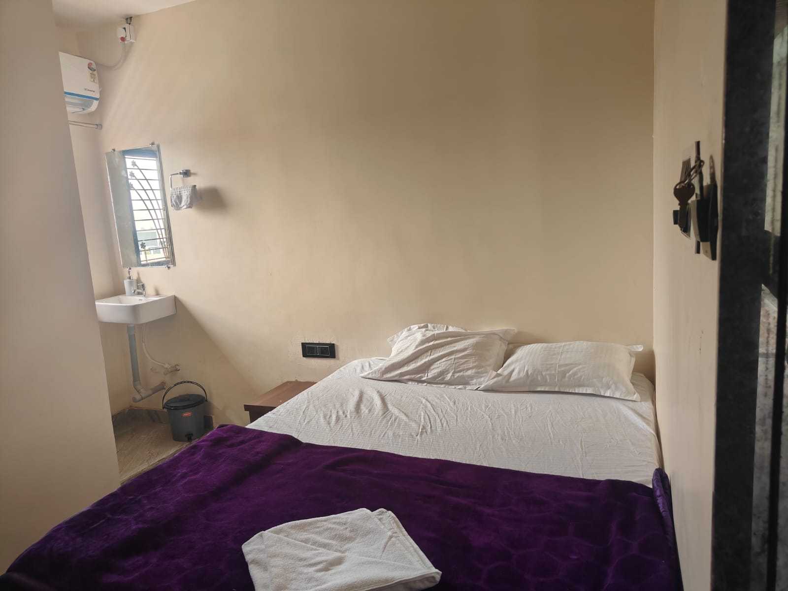 Hotel O Vinit Guest House Lodging And Boarding - Tap to explore photos