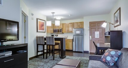 Staybridge Suites O'Fallon Chesterfield, an IHG hotel Room Type - 2 Dbl 1 Bdrm Suite Living Dining Kitchen