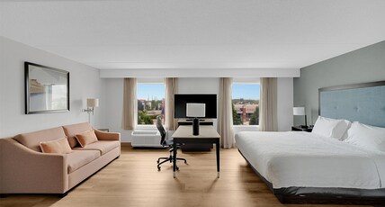 Hampton Inn & Suites by Hilton Toronto Markham, ON Room Type - 1KN STDO MIC FRIDG WTBR NS