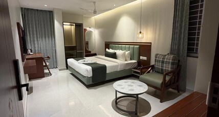 MR SUITES Room Type - Classic King Room