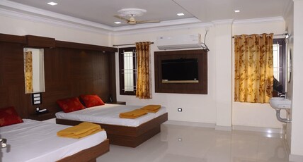 Nattar Residency Room Type - Four bed AC