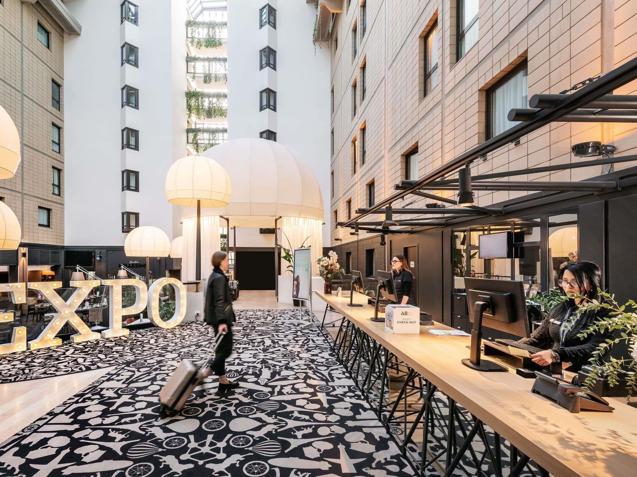 Mercure Paris Porte de Versailles Expo - Tap to explore photos