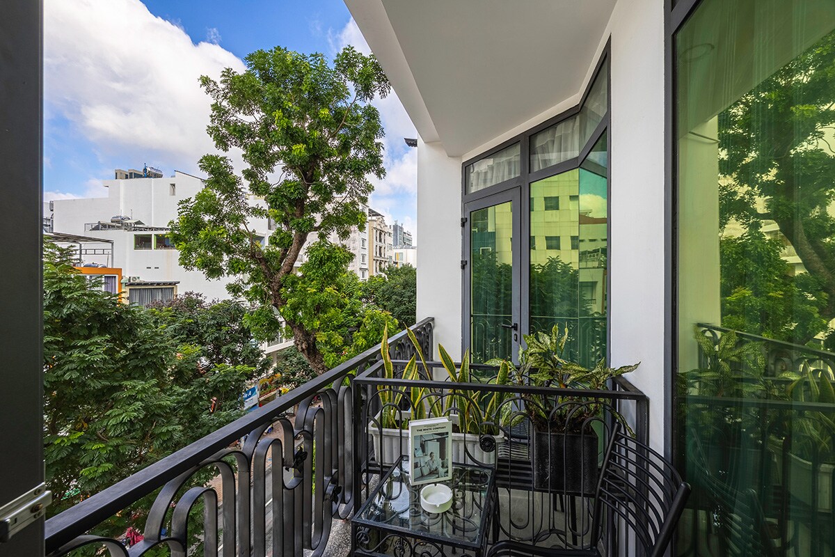 A25 Premium Hotel - 06 Truong Dinh - Tap to explore photos