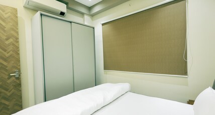 Vijay's Luxury Apartment Room Type - Deluxe Room
