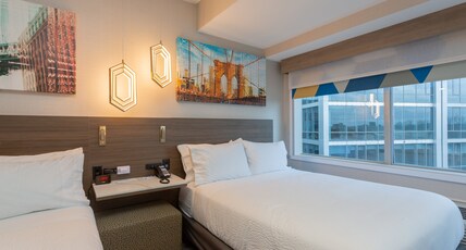 Holiday Inn Express NEW ROCHELLE Room Type - 2 Queen Standard Communications Accessible
