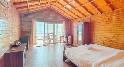 O2H Beach Resort Room Type - Queen Room with Seaview (Ground floor)