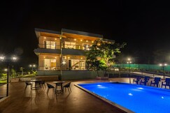 Sky Waters 5BHK by Aashiyaana