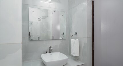 Hotel J P Room Type - Double Deluxe Room with Balcony