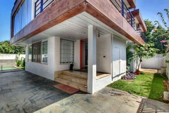 A stunning 4bhk Villa tucked in a peaceful corner