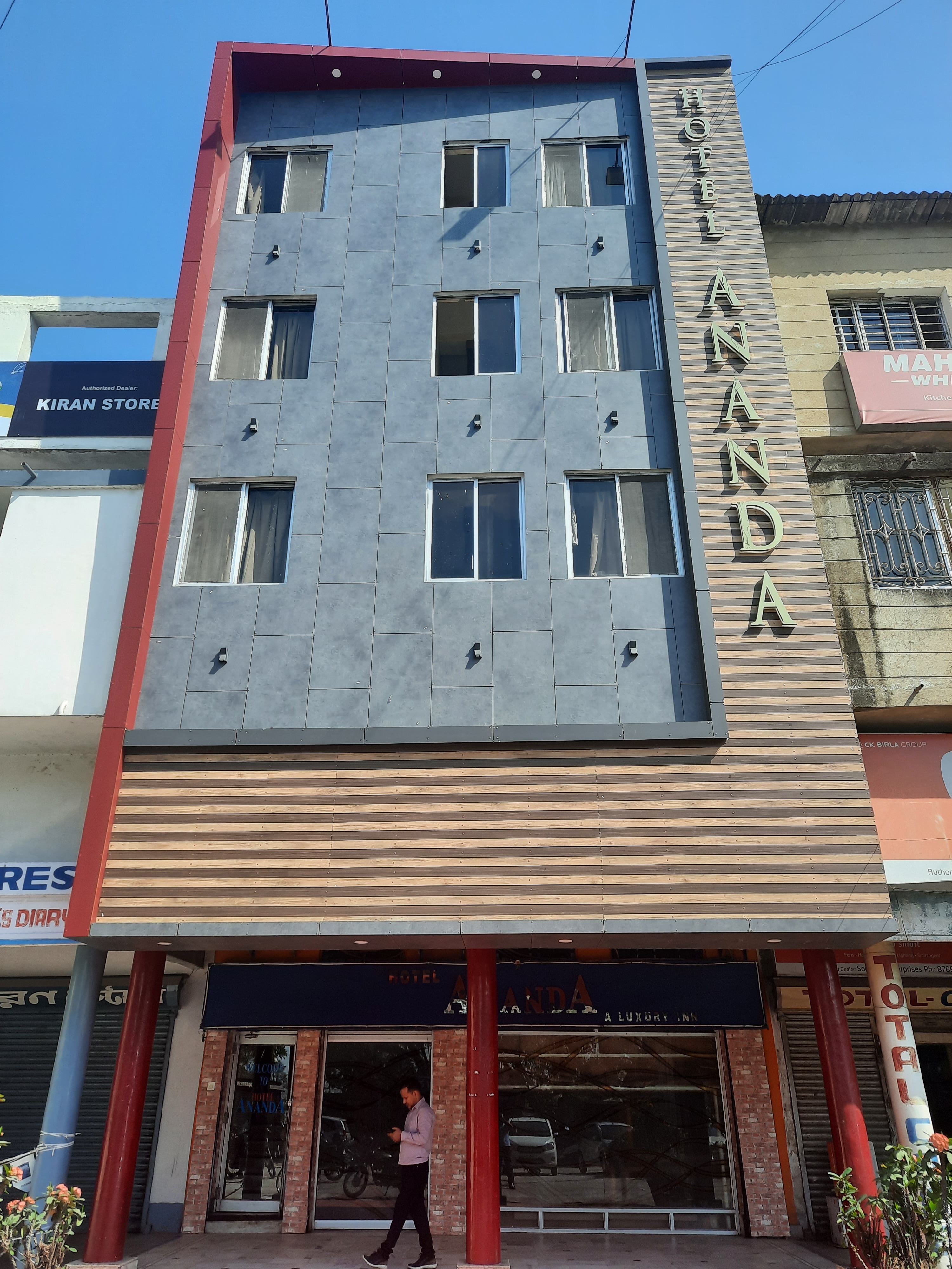 Hotel Ananda - Tap to explore photos