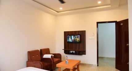 Hotel GPS Residency Room Type - 4 Bed Family Room AC