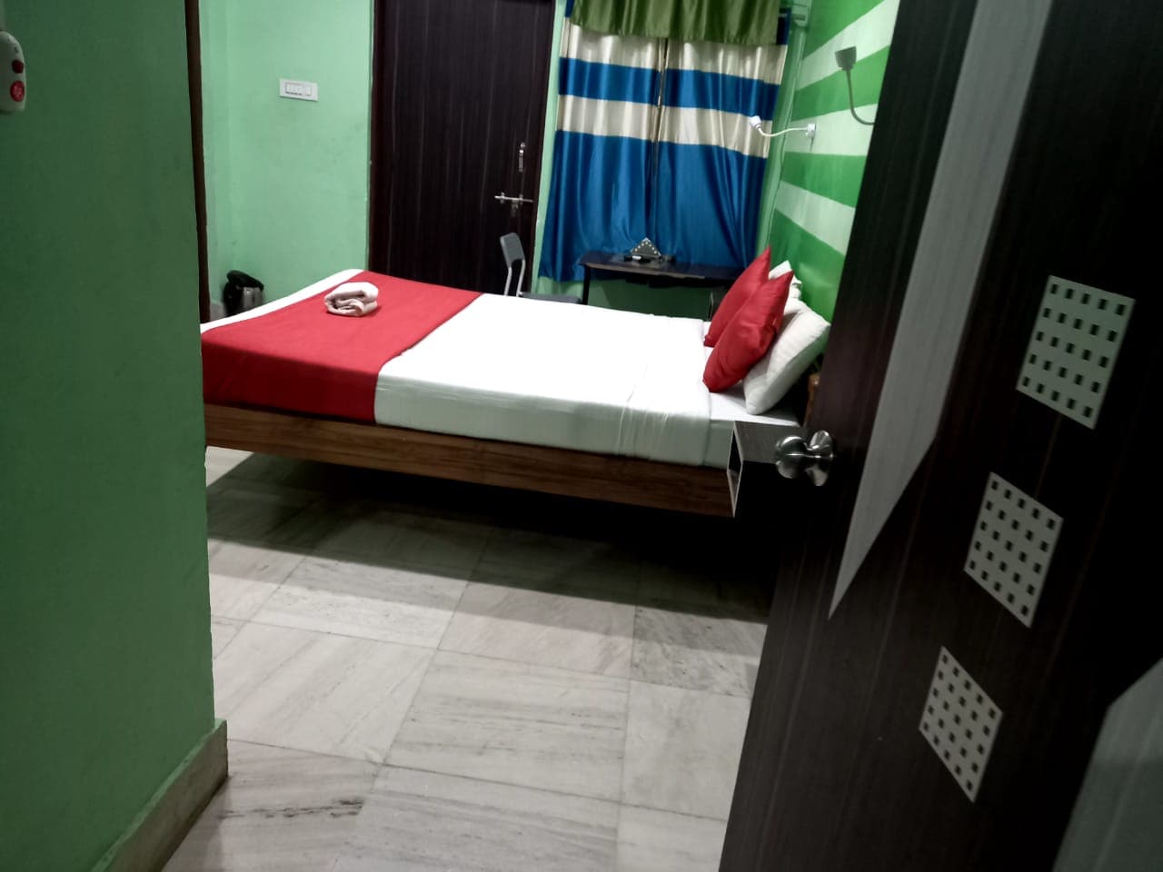 Ratna Resort - Tap to explore photos