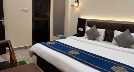 Hotel Maa Shakuntala palace/ ShriRam Janmbhoomi Room Type - Deluxe Room 