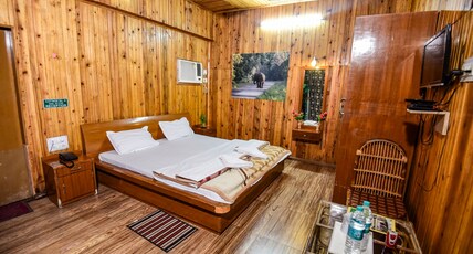 Aranya Jungle Resort Room Type - Super Deluxe Cottage (AC)