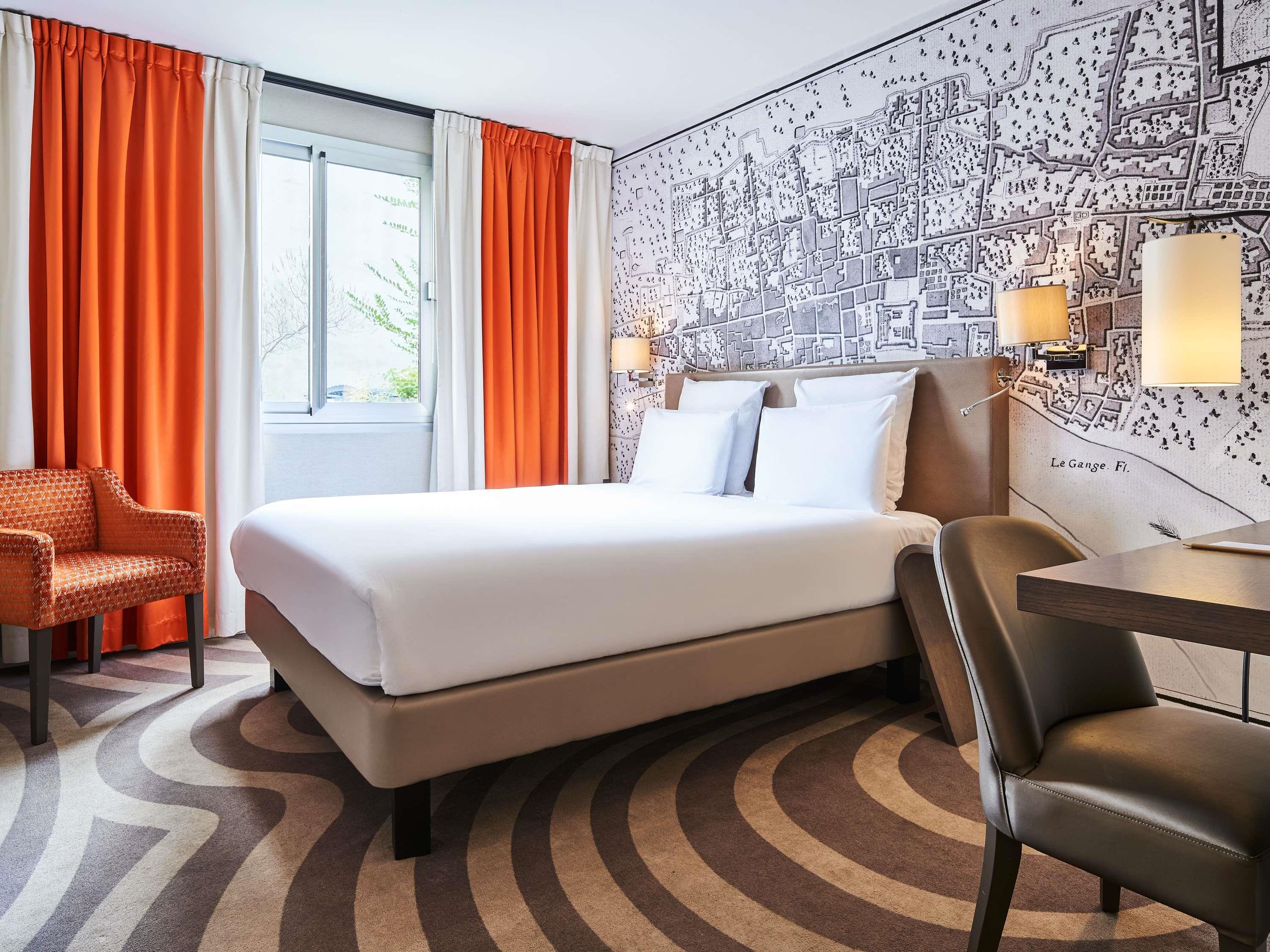 Mercure Paris Tour Eiffel Grenelle - Tap to explore photos