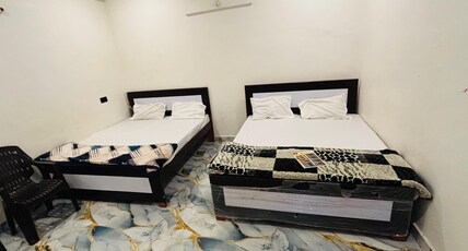 Karuna Nidhan Home Stay Room Type - Family Room 103