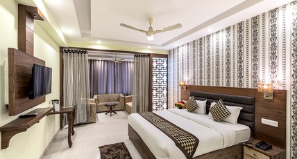 HOTEL PREMIUM FLEMINGO Room Type - Super Deluxe AC Rooms