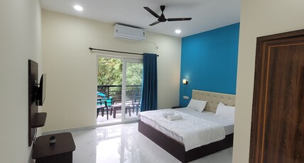 Agusto's Beach Stay Room Type - Deluxe Room with Balcony and Garden View