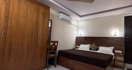 Grey Inn Stays Room Type - AC DELUXE ROOM
