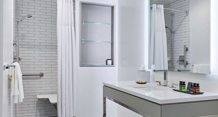 Canopy by Hilton Portland Pearl District Room Type - 2 QUEEN ACCESS 3X3 SHOWER