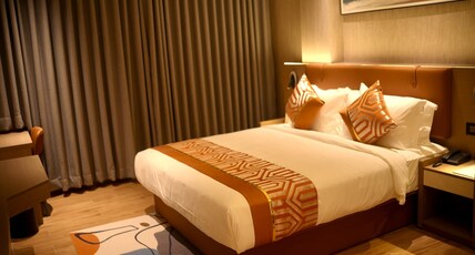 Hotel Golden Grand Room Type - Deluxe Room