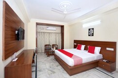 Hotel Grand Chinar