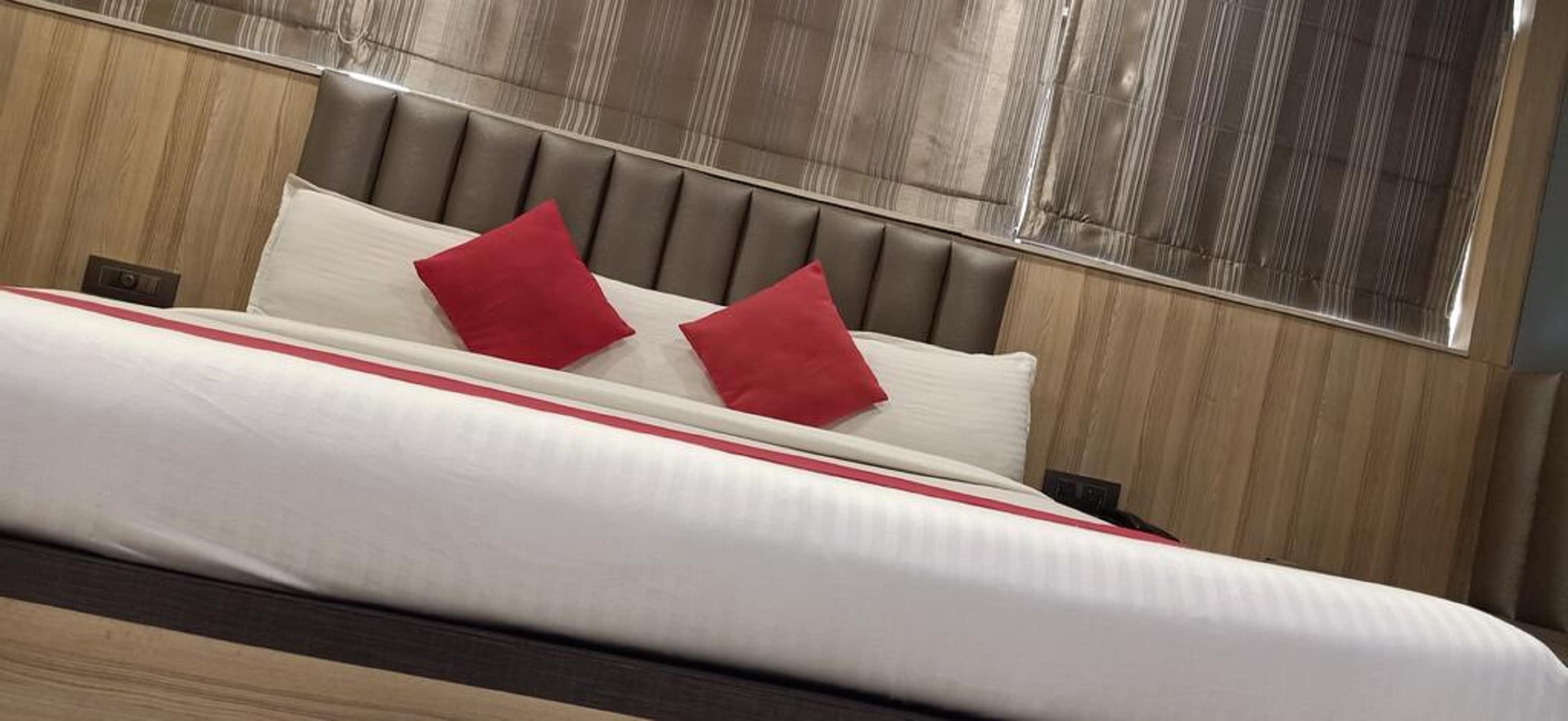 Hotel Pratiksha Residency - Tap to explore photos