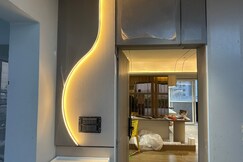 Luxury Penthouse Near US Consulate 75 TV