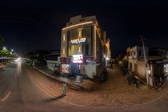 Ram's inn