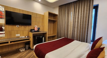 Hotel Mahesh Residency Room Type - Deluxe room Hotel Mahesh Residency Room Type - Deluxe room