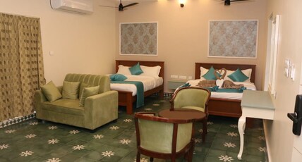 LE FRENCH NEST Room Type - Golden Suite