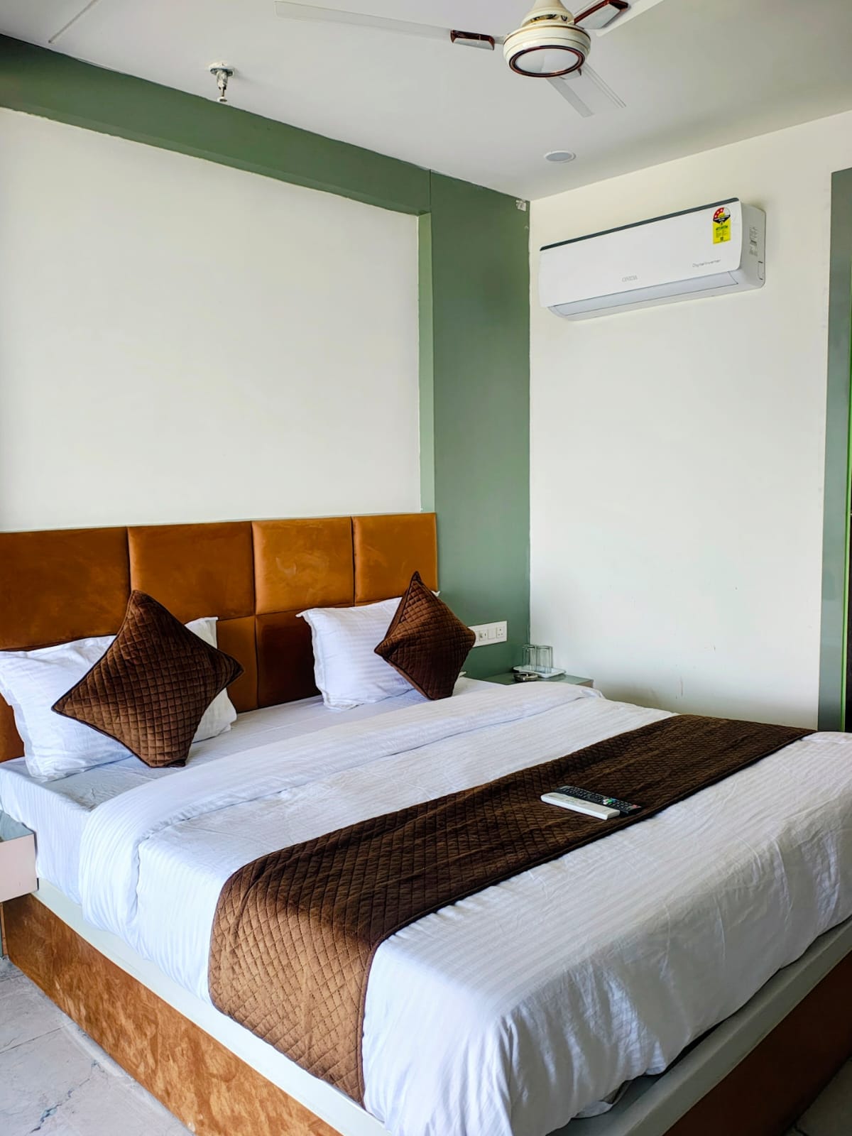 Hotel Vihaana - Tap to explore photos
