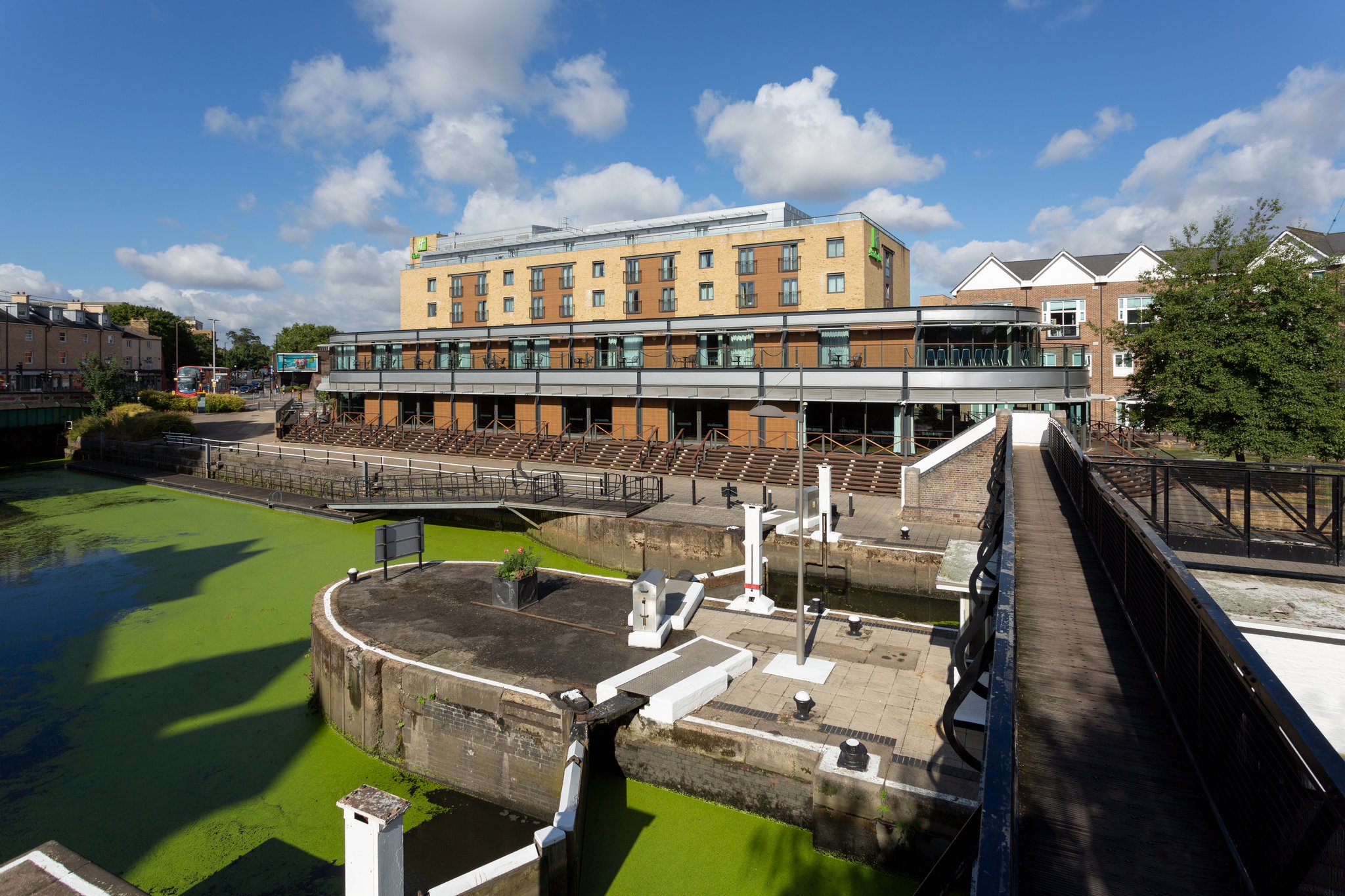 Holiday Inn Brentford Lock - Tap to explore photos