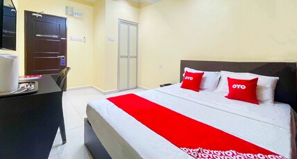 OYO 90369 Safari Hotel Lumut Room Type - Standard Double