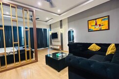 Modern Studio Stay Comfort Convenience