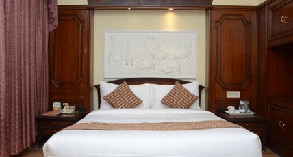 Hotel Arya Room Type - Deluxe Room