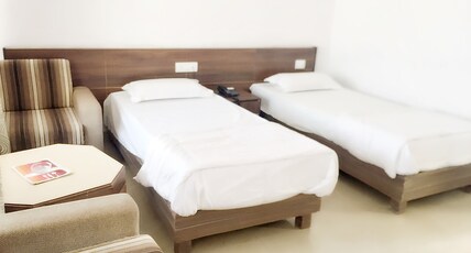 Motel Tanya Resort-Near Veer Singh Palace Room Type - DELUXE ROOM